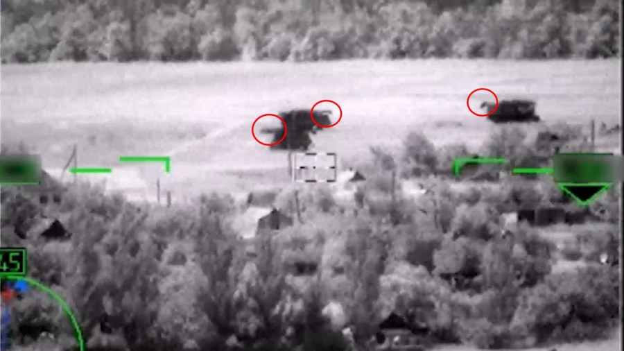 Chiếc &quot;xe tăng lạ&quot; vừa bị trực thăng Ka-52 của Nga phá hủy.