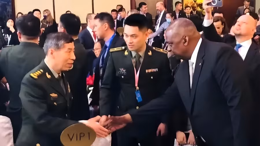 Cuộc trò chuyện giữa Bộ trưởng Quốc phòng Mỹ - Trung Quốc chỉ diễn ra trong chớp nhoáng.