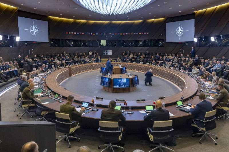 Bộ trưởng Quốc phòng Vương quốc Anh - ông Ben Wallace có thể sẽ không thể trở thành tân Tổng thư ký NATO. Bộ trưởng Quốc phòng Vương quốc Anh - ông Ben Wallace có thể sẽ không thể trở thành tân Tổng thư ký NATO.