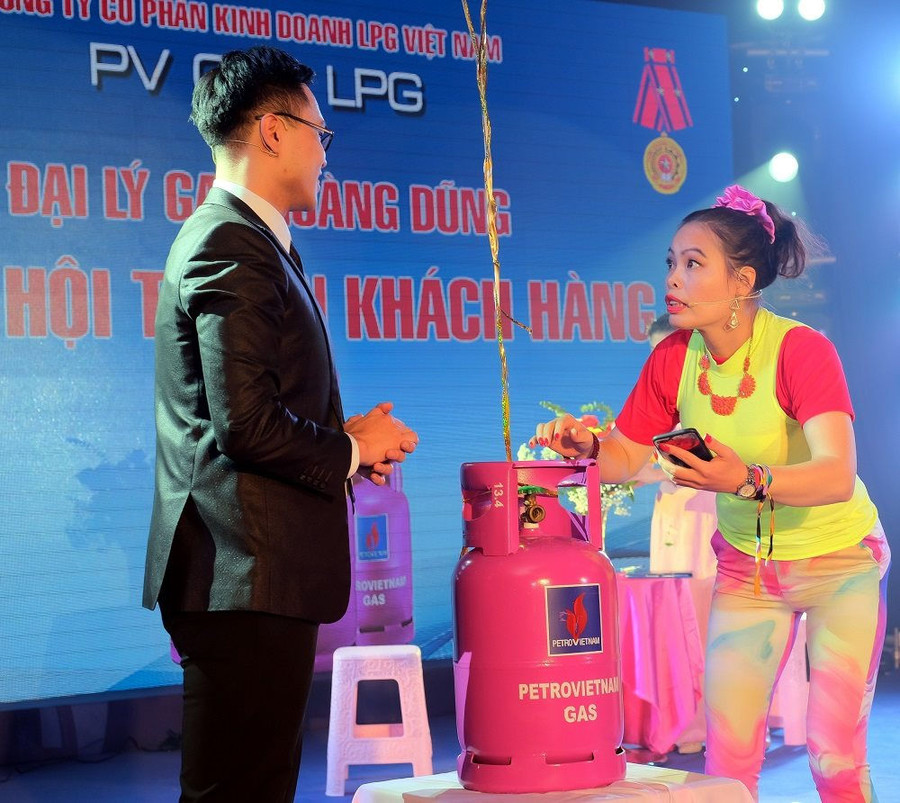 Tiểu phẩm truyền thông cho sản phẩm bình gas Niềm vui ngày gặp gỡ Phát biểu chúc mừng thành công Hội diễn của Chủ tịch Công đoàn DKVN Nhiều tiết mục ca ngợi tuổi 30 phát triển của PV GAS Nét đẹp tuổi trẻ