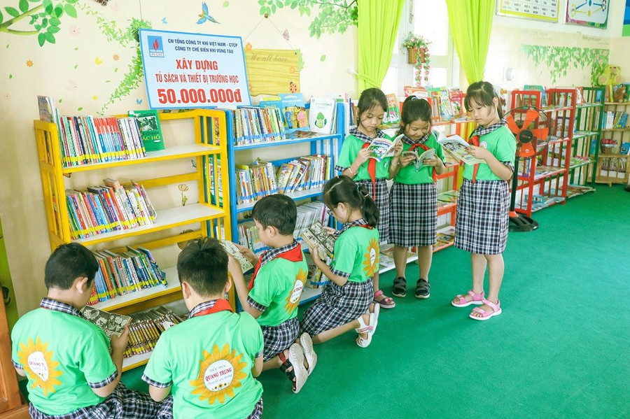Niềm vui đọc sách của các bạn nhỏ trường Quang Trung Niềm vui đọc sách của các bạn nhỏ trường Quang Trung