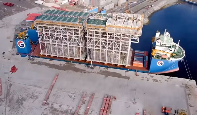 Nga nhận nhà máy LNG nổi 'độc nhất vô nhị'