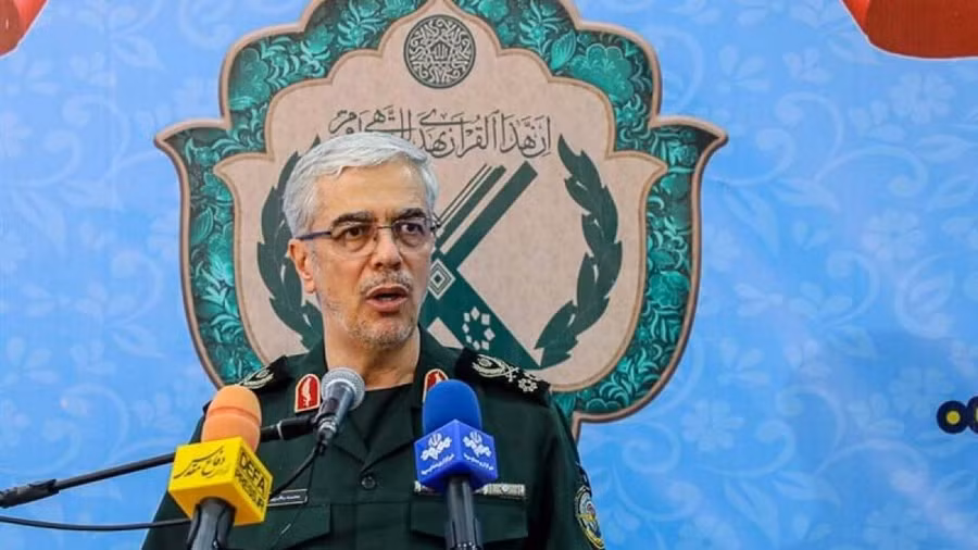 Tham mưu trưởng Lực lượng Vũ trang Iran - Thiếu tướng Mohammed Hossein Bakeri. Tham mưu trưởng Lực lượng Vũ trang Iran - Thiếu tướng Mohammed Hossein Bakeri.