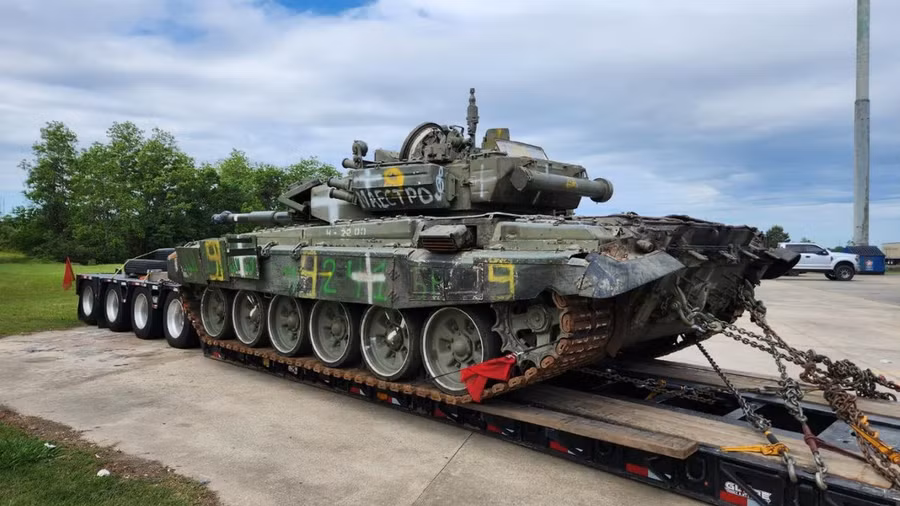 Chuyên gia quân sự Anh sẽ nghiên cứu xe tăng Nga bị bắt giữ