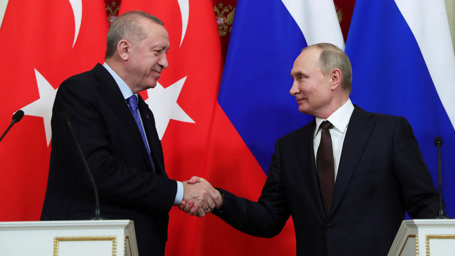 Quan hệ giữa Thổ Nhĩ Kỳ với Nga vẫn rất chặt chẽ, không dễ để Ankara chấp nhận trừng phạt Moskva. Quan hệ giữa Thổ Nhĩ Kỳ với Nga vẫn rất chặt chẽ, không dễ để Ankara chấp nhận trừng phạt Moskva.