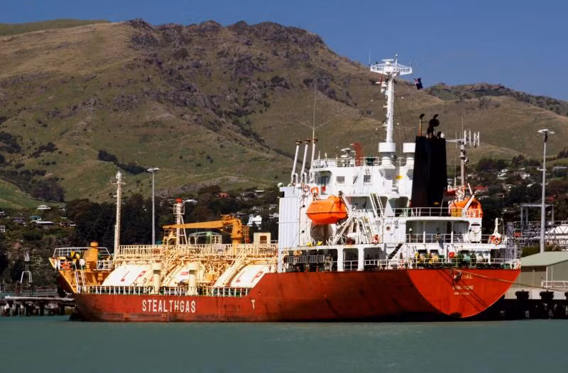 Châu Á đang dư thừa nhiên liệu và có thể cung cấp ngược lại cho châu Âu. Châu Á đang dư thừa nhiên liệu và có thể cung cấp ngược lại cho châu Âu.