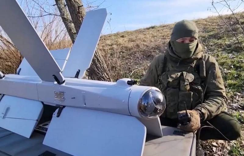 Quân đội Ukraine mổ xẻ UAV cảm tử Lancet