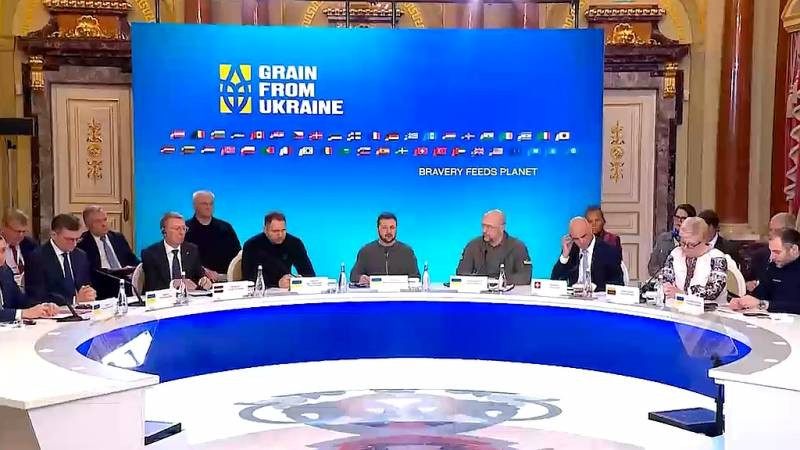 Cuộc họp của Ukraine cùng với các đồng minh nhằm cố gắng khôi phục hành lang ngũ cốc. Cuộc họp của Ukraine cùng với các đồng minh nhằm cố gắng khôi phục hành lang ngũ cốc.