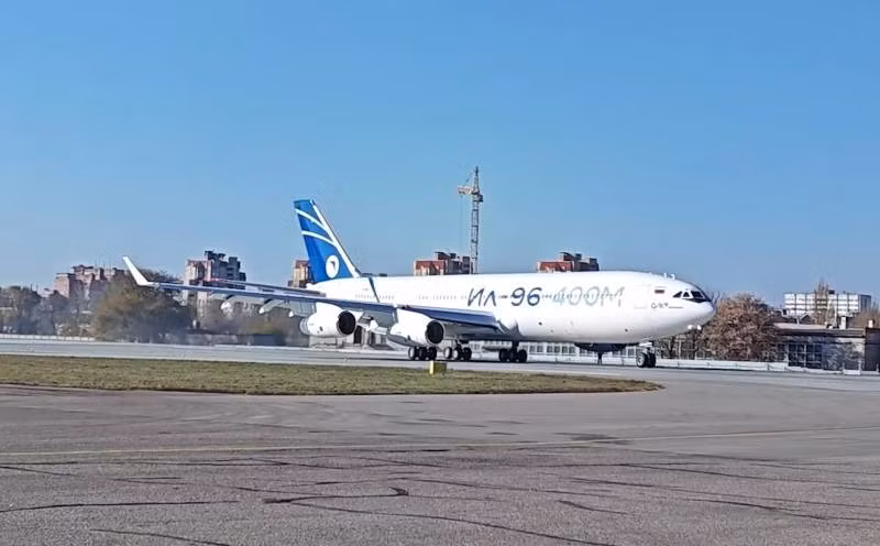 Máy bay Il-96-400M cất cánh là thành tựu to lớn của ngành công nghiệp hàng không Nga.