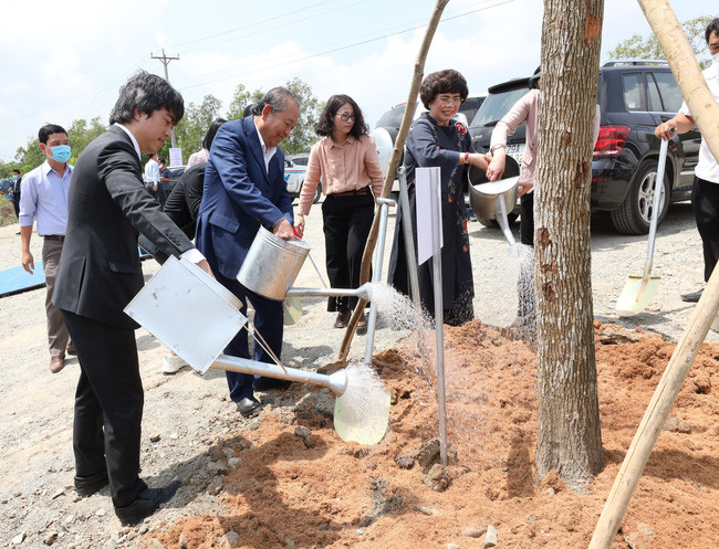 Tập đoàn TH khởi công Dự án chăn nuôi bò sữa công nghệ cao, lớn nhất Đồng bằng sông Cửu Long - Ảnh 2.