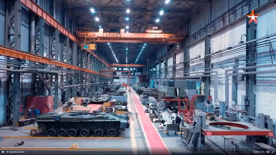 Pháo tự hành 2S19M2 đang được sản xuất tại Nhà máy Uraltransmash.