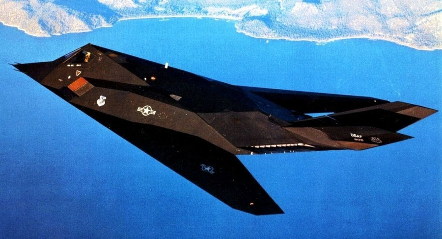 Máy bay chiến đấu tàng hình F-117A Nighthawk cho tới nay vẫn là một "kỳ quan công nghệ". Máy bay chiến đấu tàng hình F-117A Nighthawk cho tới nay vẫn là một "kỳ quan công nghệ".