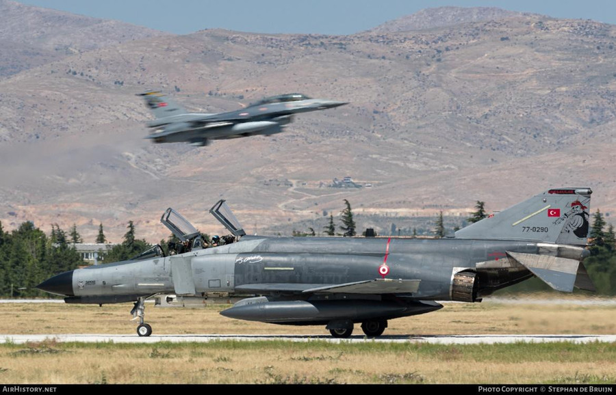 Không quân Ukraine rất có thể sẽ được tiếp nhận tiêm kích F-4E Terminator 2020 trước F-16 Fighting Falcon