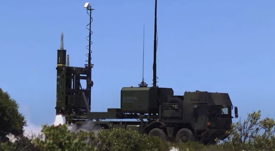 Hệ thống phòng không IRIS-T của Ukraine bị chỉ trích vì không đưa ra được phản ứng cần thiết.