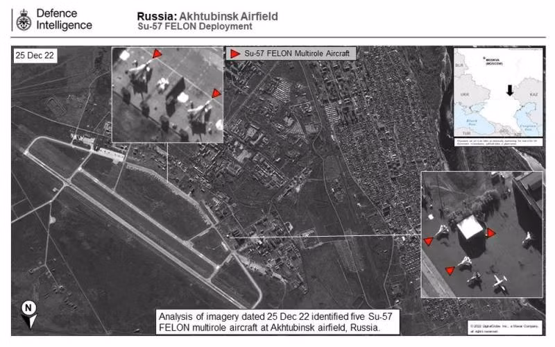 Các tiêm kích tàng hình Su-57 hiện diện tại căn cứ không quân Akhtubinsk ngày 25/12/2022.