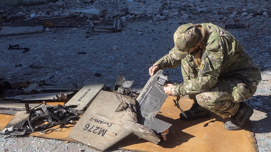 Mảnh xác máy bay không người lái Geran-2 của Nga được Ukraine thu giữ sau một vụ tấn công.