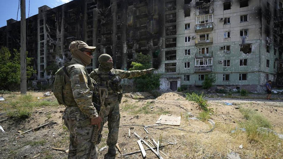 Lính đánh thuê Wagner có vai trò quyết định trong việc đánh chiếm thị trấn Soledar. Lính đánh thuê Wagner có vai trò quyết định trong việc đánh chiếm thị trấn Soledar.