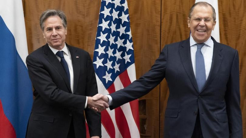 Ngoại trưởng Nga Sergei Lavrov nổi tiếng là người có quan điểm cứng rắn. Ngoại trưởng Nga Sergei Lavrov nổi tiếng là người có quan điểm cứng rắn.