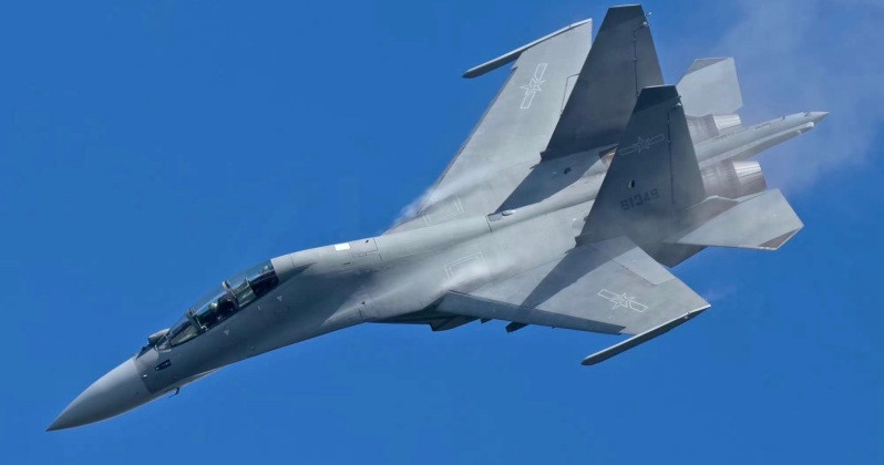 Tiêm kích hạng nặng J-16 đang được Trung Quốc chế tạo với số lượng lớn nhất. Tiêm kích hạng nặng J-16 đang được Trung Quốc chế tạo với số lượng lớn nhất.