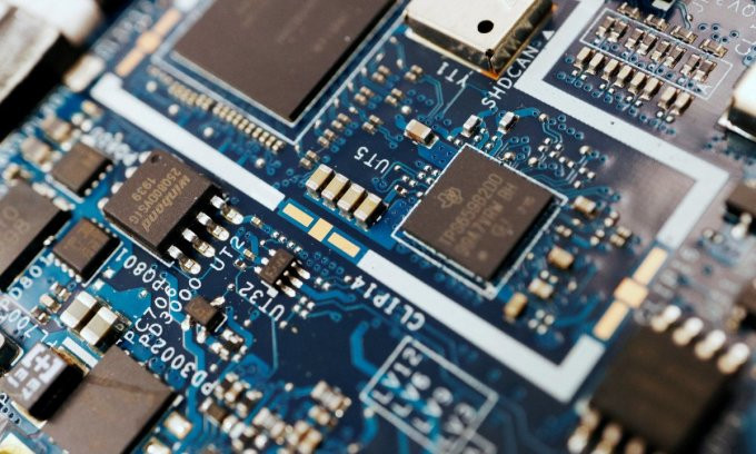 Phương Tây bất lực trong việc ngăn cản Nga tiếp cận sản phẩm điện tử công nghệ cao. Phương Tây bất lực trong việc ngăn cản Nga tiếp cận sản phẩm điện tử công nghệ cao.