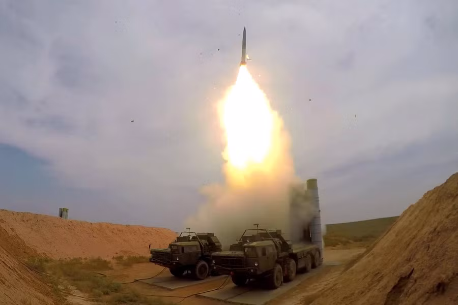 Moscow bắt đầu sử dụng tên lửa S-400 để tấn công Kyiv?