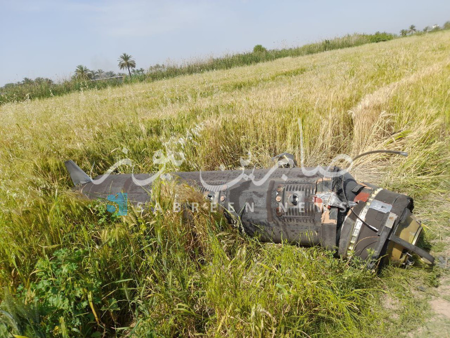 Tầng đẩy phụ bí ẩn của tên lửa Israel rơi trên lãnh thổ Iraq. Tầng đẩy phụ bí ẩn của tên lửa Israel rơi trên lãnh thổ Iraq.