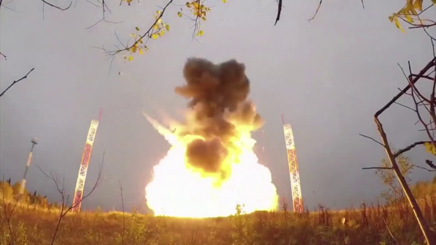 Tên lửa đạn đạo xuyên lục địa Topol-M sẽ được hoán cải để phóng vệ tinh lên quỹ đạo. Tên lửa đạn đạo xuyên lục địa Topol-M sẽ được hoán cải để phóng vệ tinh lên quỹ đạo.