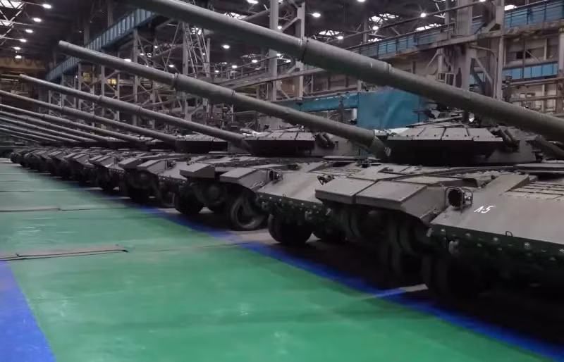 Đẩy mạnh sản xuất T-80BVM và TOS-1A Solntsepek