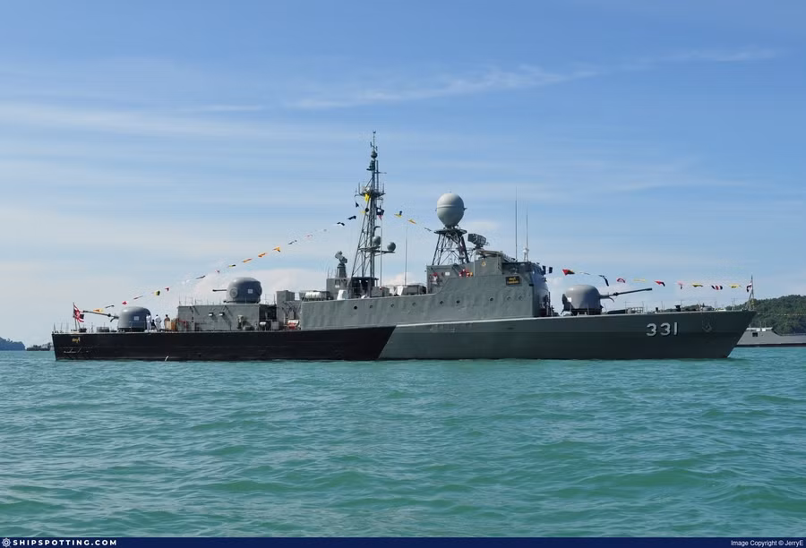 Tàu tuần tra xa bờ HTMS Chonburi của Hải quân Hoàng gia Thái Lan.