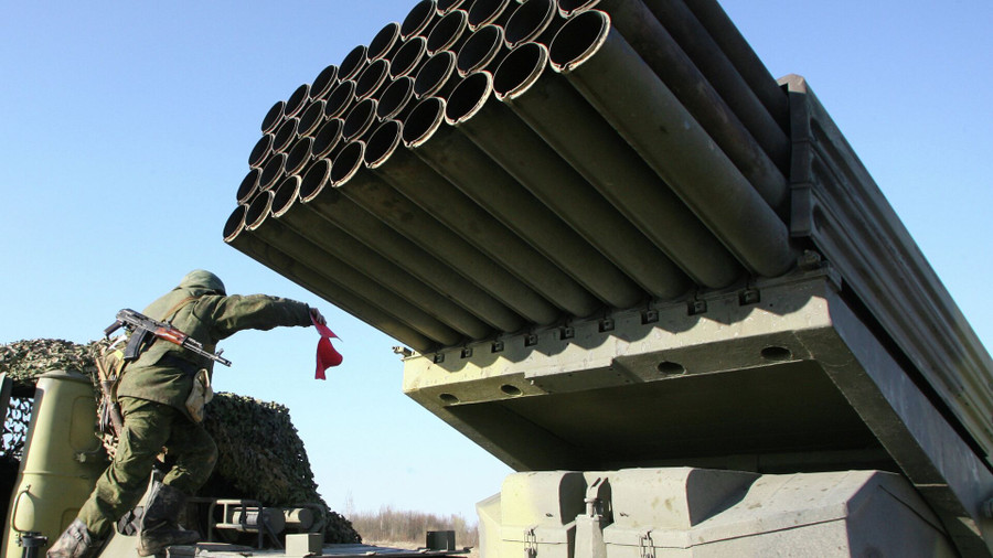 Những hệ thống pháo phản lực phóng loạt cồng kềnh của Nga sẽ được thay thế dần bằng loại nhỏ gọn như Yezhik-RSZO. Những hệ thống pháo phản lực phóng loạt cồng kềnh của Nga sẽ được thay thế dần bằng loại nhỏ gọn như Yezhik-RSZO.