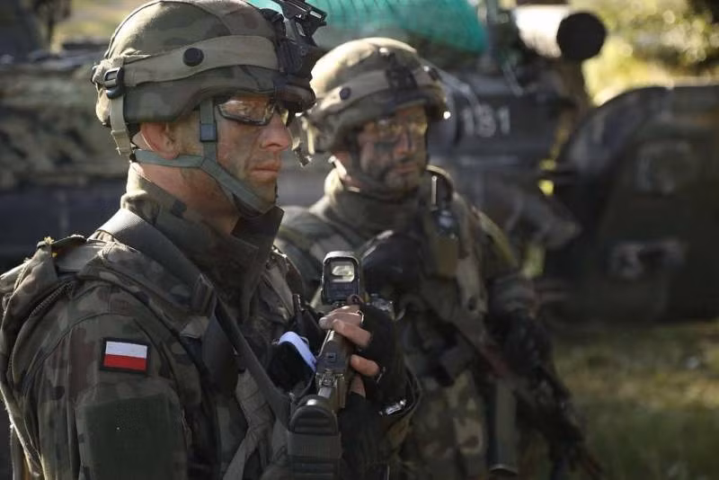 Quân đội Ba Lan có quy mô lớn và được trang bị rất hiện đại.