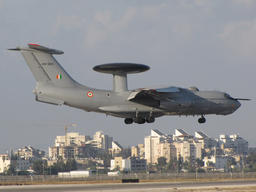 Máy bay AWACS A-50EI của Ấn Độ sử dụng radar do Israel sản xuất. Máy bay AWACS A-50EI của Ấn Độ sử dụng radar do Israel sản xuất.