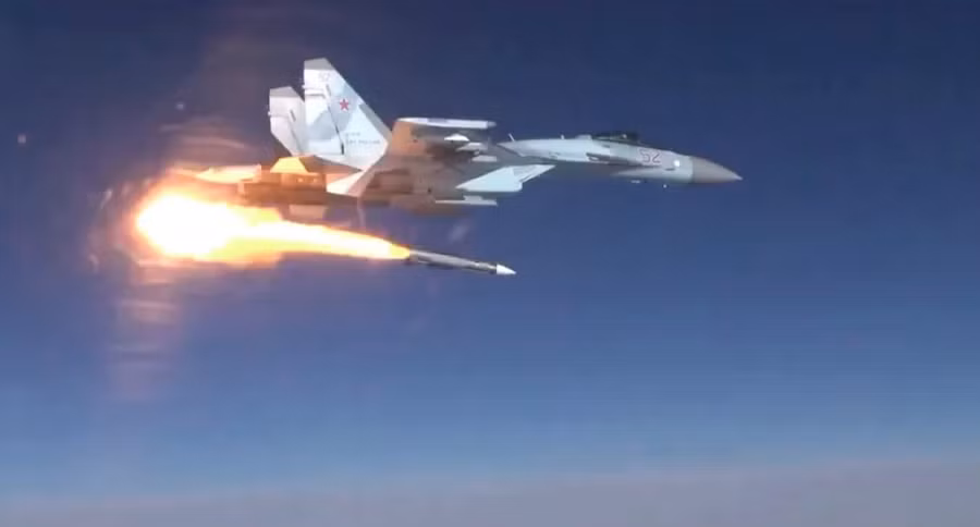 Tiêm kích Su-35 tiếp tục chứng minh ưu thế vượt trội