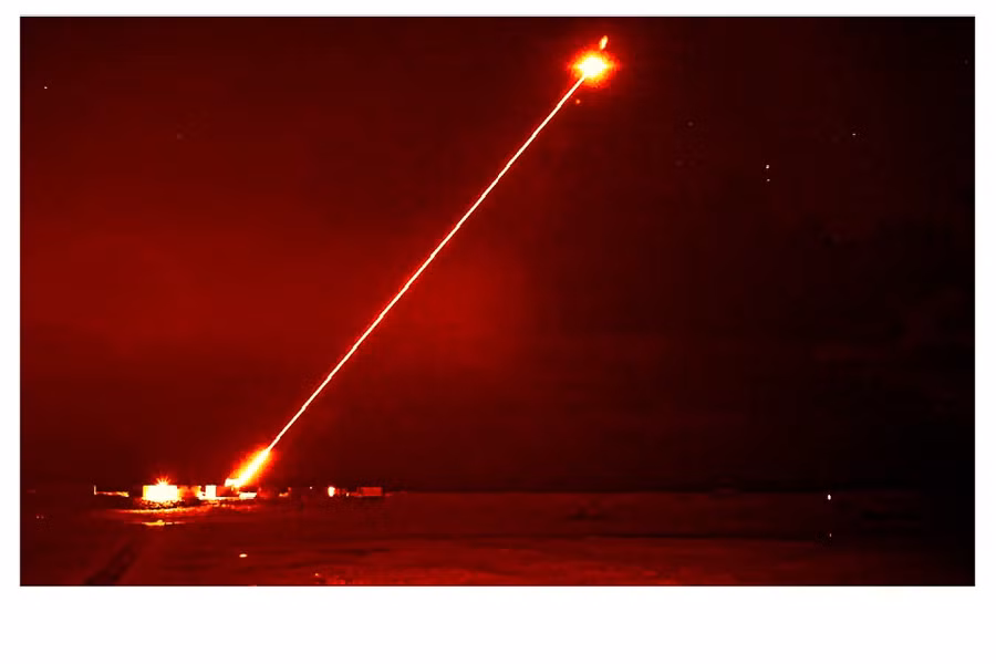 Thử nghiệm hệ thống vũ khí laser DragonFire. Thử nghiệm hệ thống vũ khí laser DragonFire.