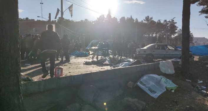 Hiện trường vụ tấn công khủng bố vừa được Tổ chức Nhà nước Hồi giáo (IS) tiến hành tại Iran. Hiện trường vụ tấn công khủng bố vừa được Tổ chức Nhà nước Hồi giáo (IS) tiến hành tại Iran.