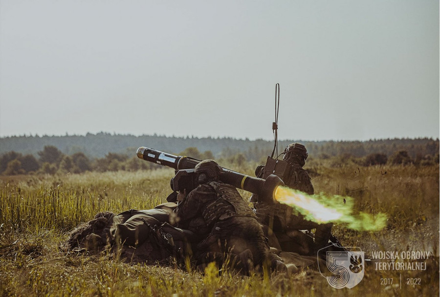 Ba Lan sẽ sản xuất tại chỗ tên lửa chống tăng Javelin của Mỹ. Ba Lan sẽ sản xuất tại chỗ tên lửa chống tăng Javelin của Mỹ.