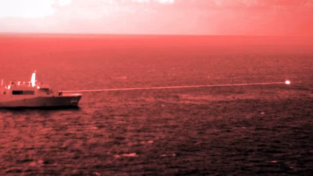 Tàu khu trục Sachsen-Anhalt hoàn thành thử nghiệm tia laser chiến đấu