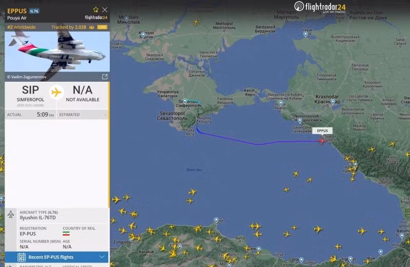 Đường bay của chiếc IL-76TD EP-PUS được dịch vụ theo dõi chuyến bay Flightradar24 đăng tải.