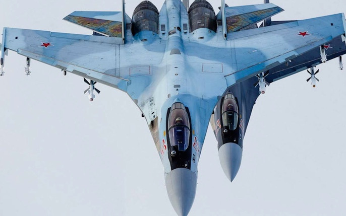 Tiêm kích đa năng Su-35 Flanker-E đang rất được Không quân Triều Tiên quan tâm. Tiêm kích đa năng Su-35 Flanker-E đang rất được Không quân Triều Tiên quan tâm.