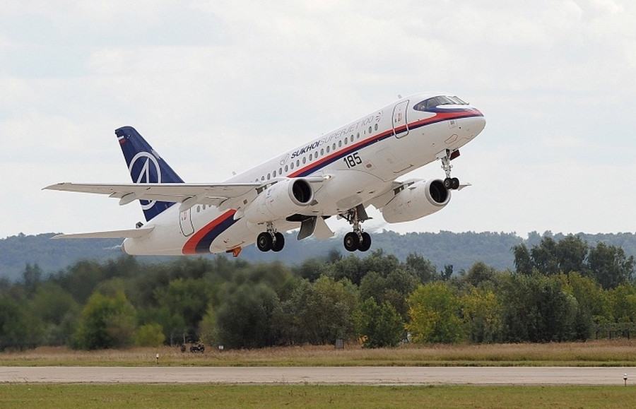 Máy bay Sukhoi Superjet-100 mặc dù &quot;của Nga&quot; nhưng phần lớn linh kiện lại là có nguồn gốc nước ngoài.