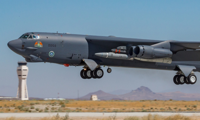 AGM-183A là một dự án tên lửa siêu thanh đầy hứa hẹn của Mỹ nhưng hiện chưa tới đích. AGM-183A là một dự án tên lửa siêu thanh đầy hứa hẹn của Mỹ nhưng hiện chưa tới đích.