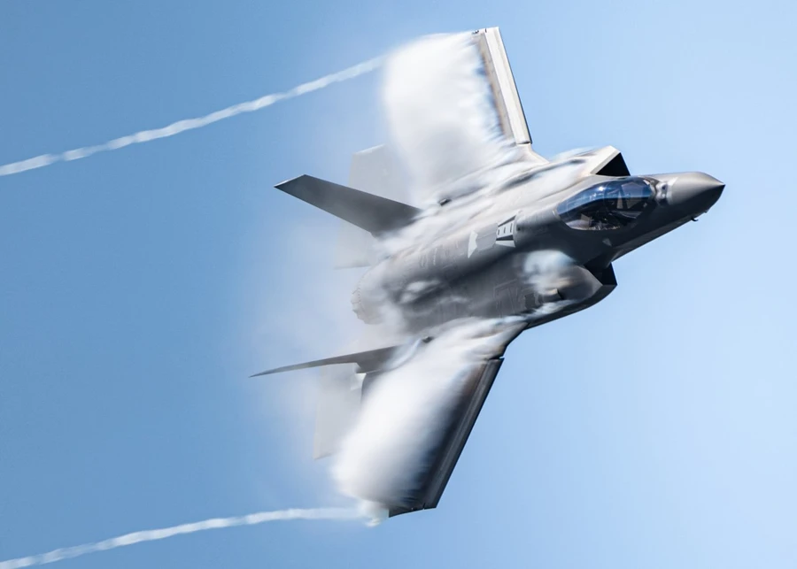 Những đơn hàng khổng lồ cho tiêm kích F-35