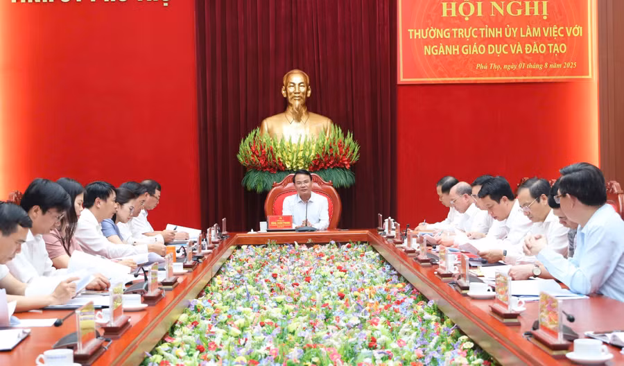 Thường trực Tỉnh ủy Phú Thọ làm việc ngành Giáo dục Phú Thọ.