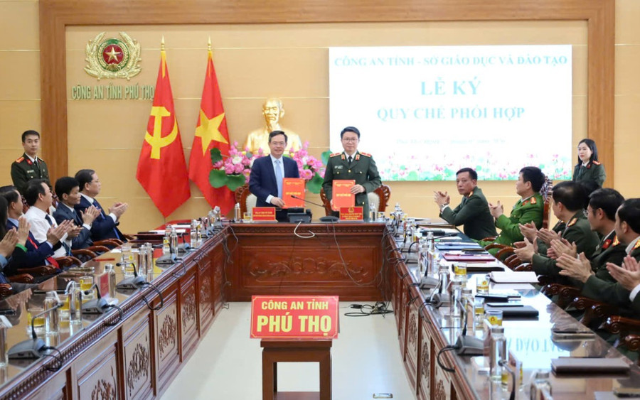 Giám đốc Công an tỉnh Phú Thọ và Giám đốc Sở GD&ĐT ký Quy chế phối hợp.