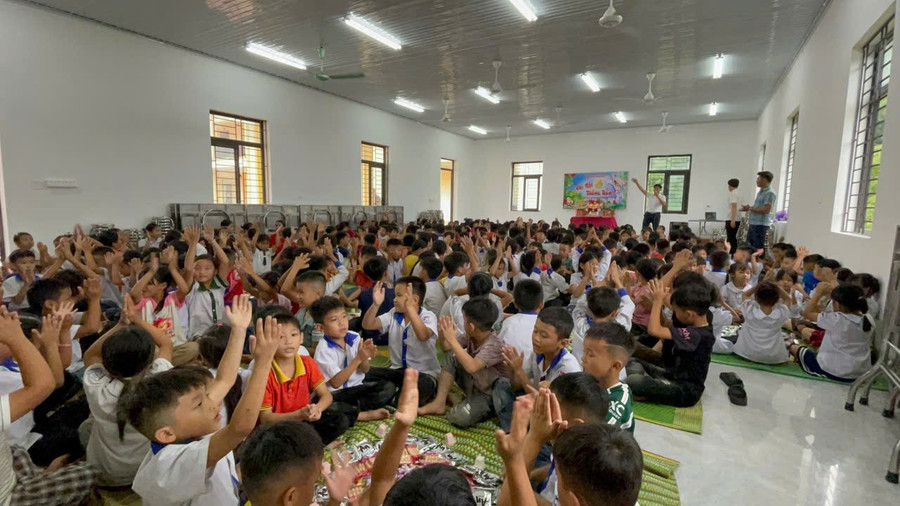 Học sinh Trường PTDTBT TH Trung Sơn A (xã Trung Sơn, tỉnh Phú Thọ) vui Tết Trung thu 2025. Ảnh: Trường PTDTBT TH Trung Sơn A trung-son-a-2.jpg