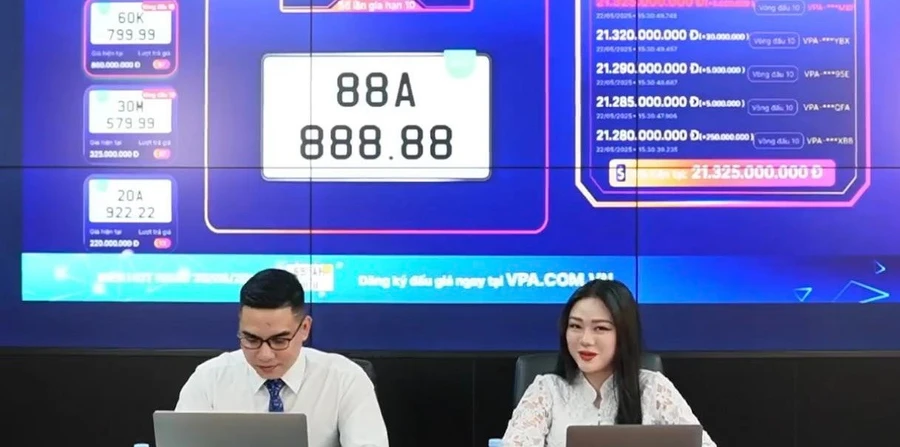 Biển số siêu VIP với toàn số 8 được “chốt” với mức giá 21,325 tỷ đồng. Ảnh chụp màn hình VPA.