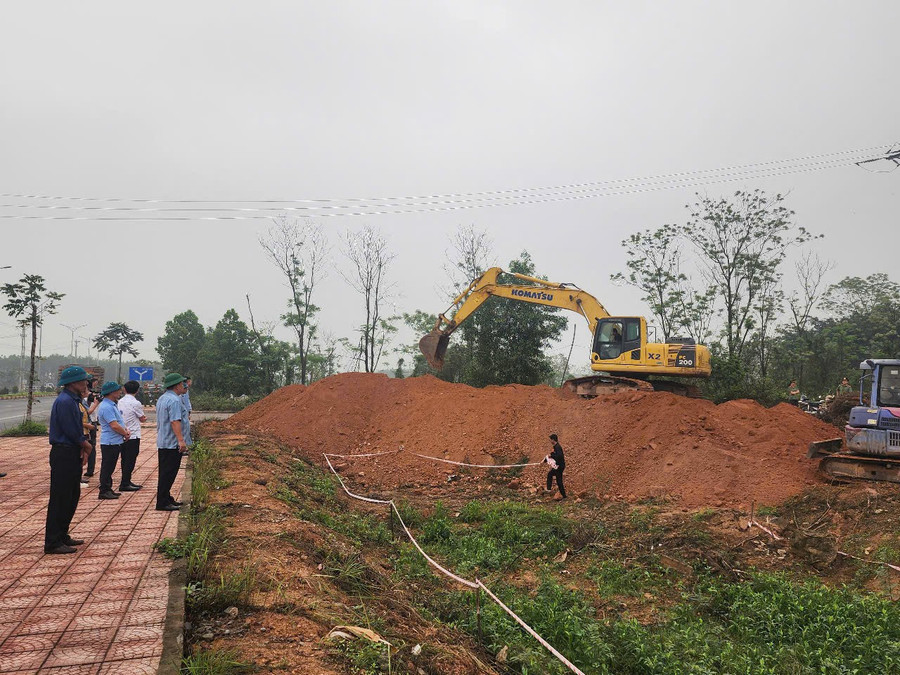 Buổi cưỡng chế GPBM dự án Khu đất đấu giá quyền sử dụng đất tại huyện Vĩnh Tường (Vĩnh Phúc) sáng 28/3.