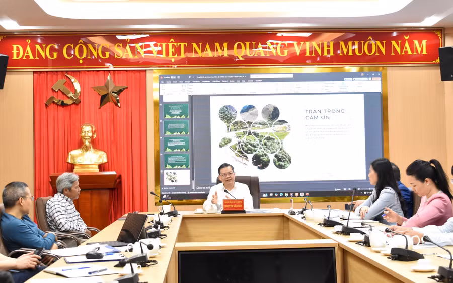 Quang cảnh buổi làm việc.