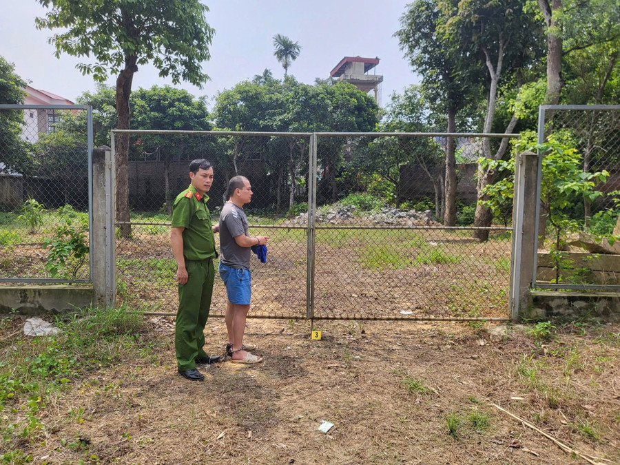 Tuấn đã trộm khoảng 3 tấn kim loại trong kho bãi tập kết vật liệu xây dựng của người dân. Ảnh: Công an tỉnh Phú Thọ