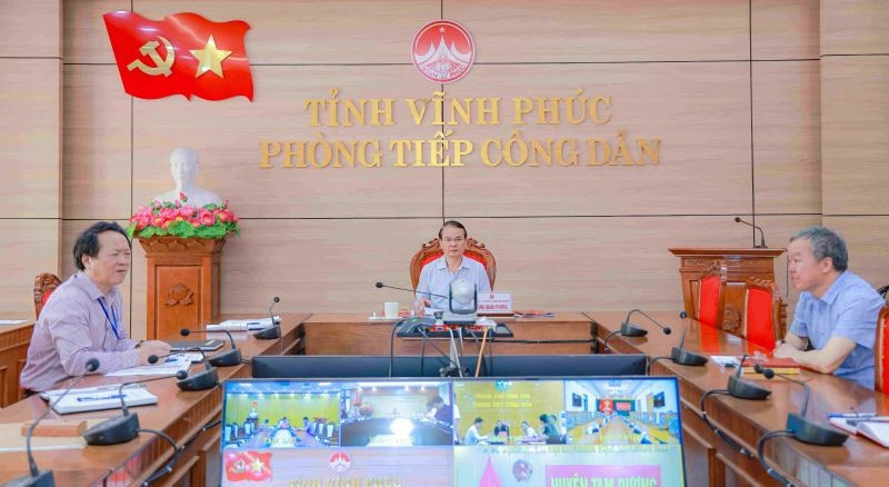 Ông Đặng Xuân Phong, Bí thư tỉnh Vĩnh Phúc (cũ) nay là Bí thư tỉnh Phú Thọ tiếp công dân định kỳ vào tháng 4/2025.